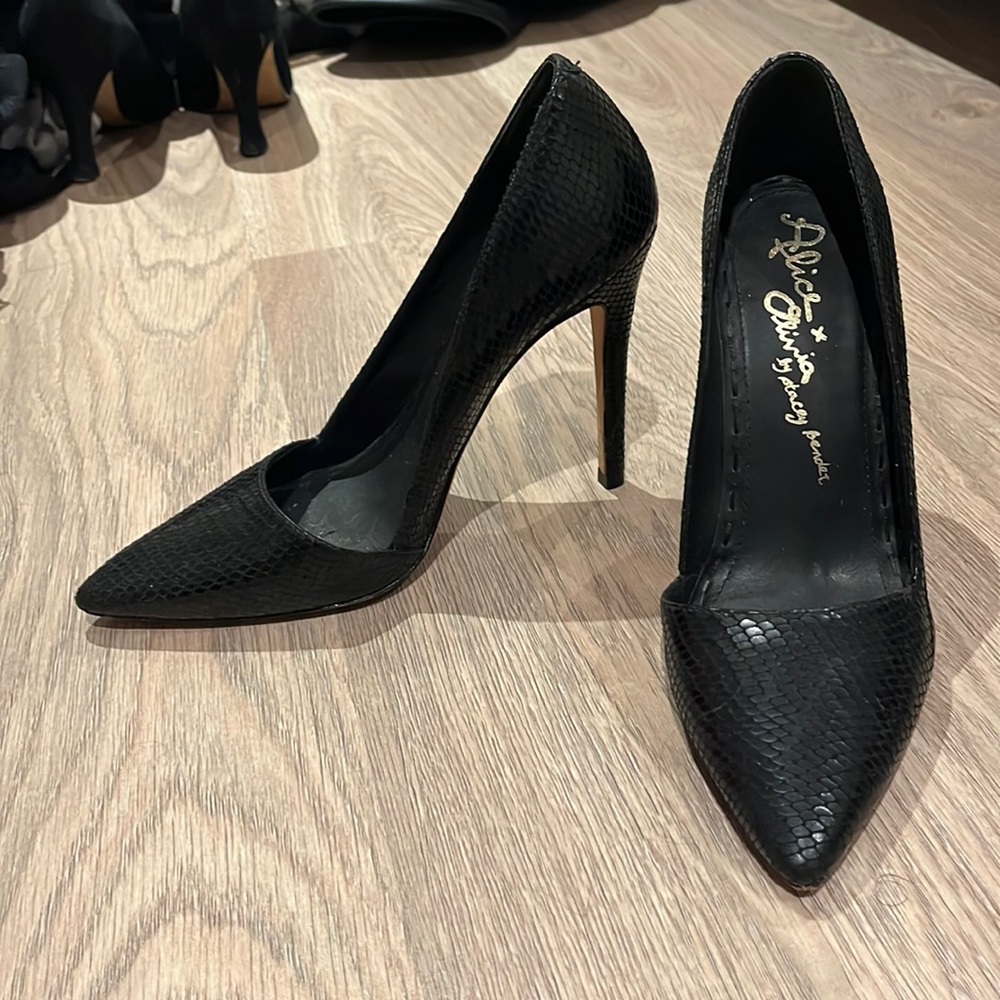 Alice + Olivia Black Pointed Toe Heels (Size 6.5/37)